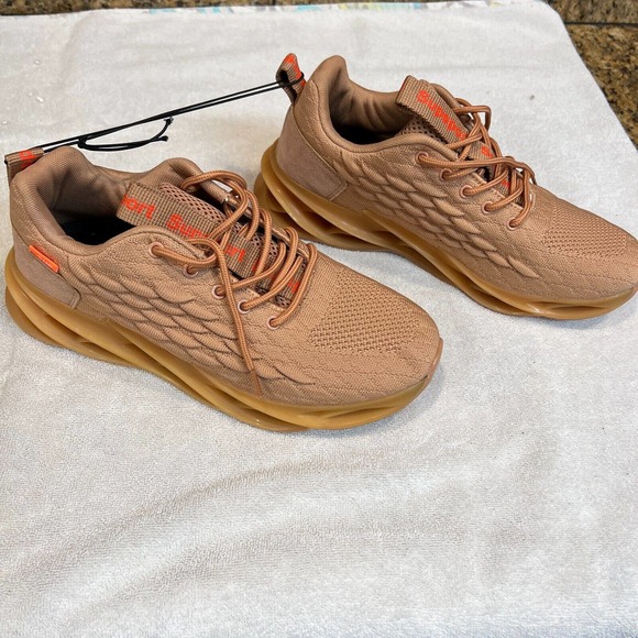 Mens Beige Non-slip Running Shoes NWOT Size 8 SupSport EU 42 Spiral Sole UNIQUE - Picture 3 of 10